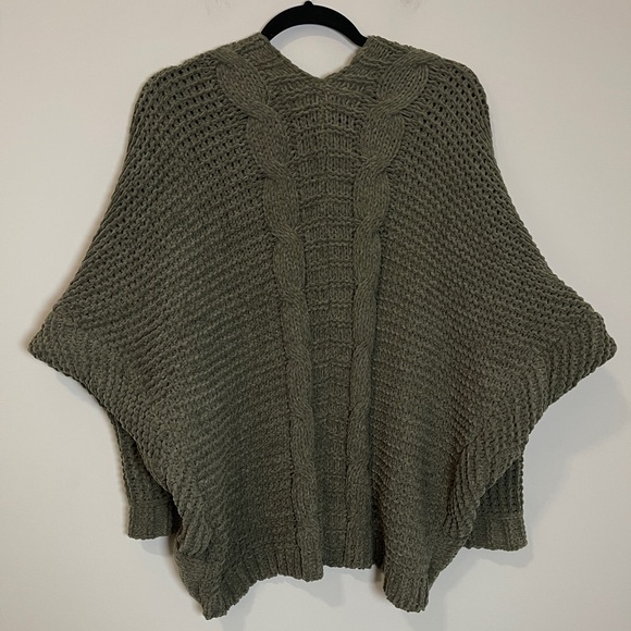 Womens Sweater Size Small Sweater Olive Green Oversized Knit Cardigan - Picture 7 of 10